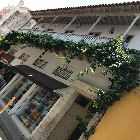 Calle De La Iglesia 35-59 Apartamento *