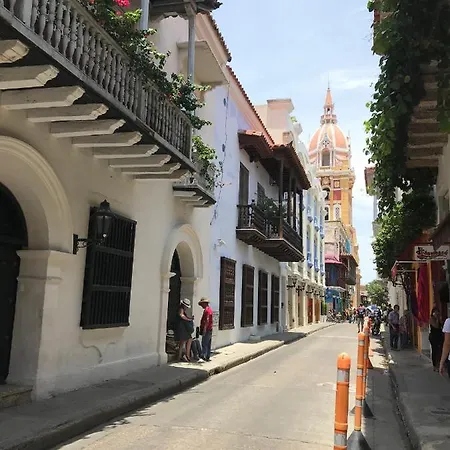 Apartamento Calle De La Iglesia 35-59 *